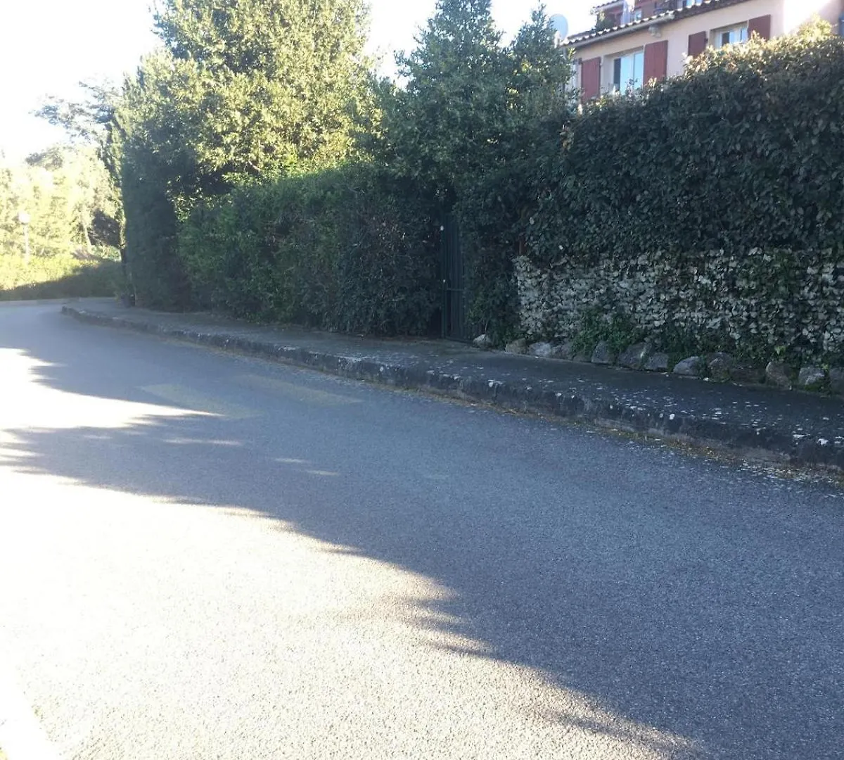 Apartment Ferienwohnung Quiet Flat With Private Garden Vallauris